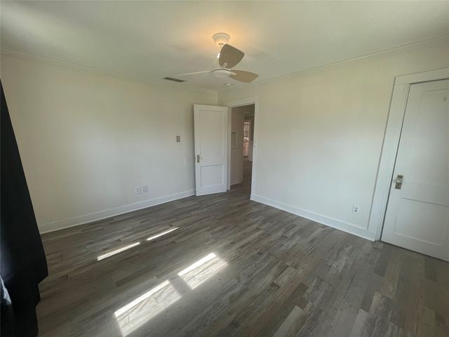 3320 W 5th Street, Fort Worth, TX 76107