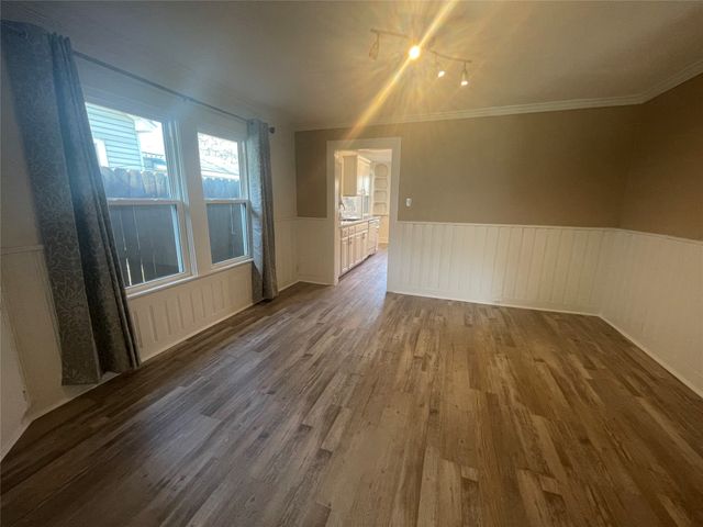 3320 W 5th Street, Fort Worth, TX 76107
