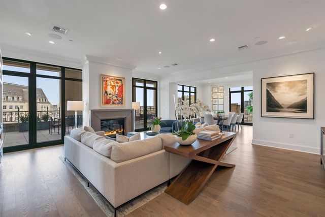 2525 N Pearl Street 1801, Dallas, TX 75201