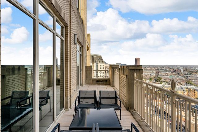 2525 N Pearl Street 1801, Dallas, TX 75201