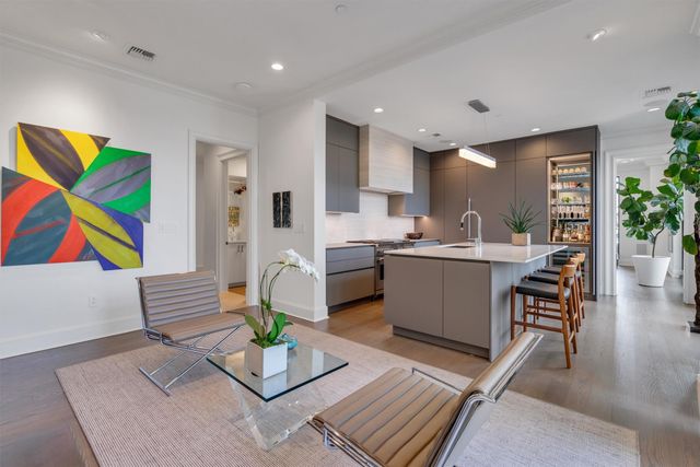 2525 N Pearl Street 1801, Dallas, TX 75201