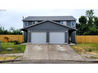 205 S 47TH St, Springfield, OR 97478