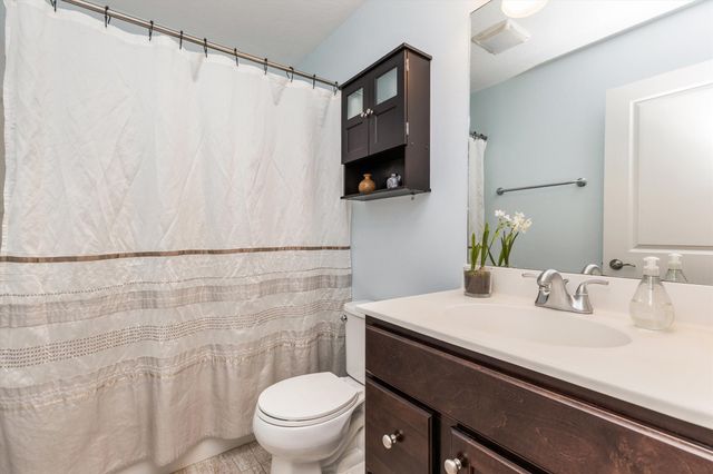 4715 NE Briarwood Drive, Ankeny, IA 50021