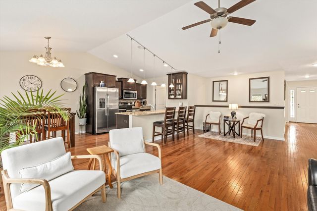 4715 NE Briarwood Drive, Ankeny, IA 50021