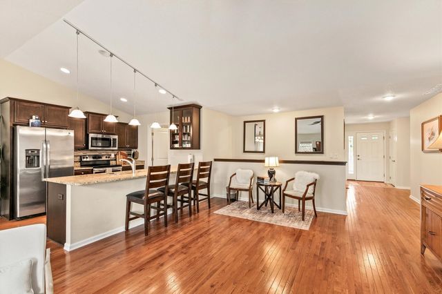 4715 NE Briarwood Drive, Ankeny, IA 50021