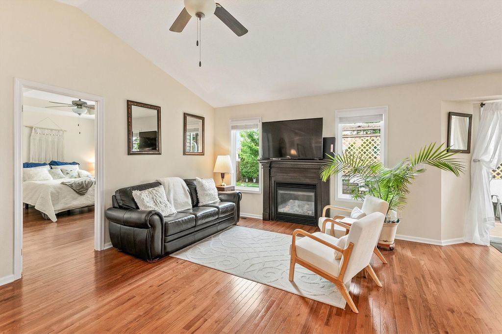 4715 NE Briarwood Drive, Ankeny, IA 50021