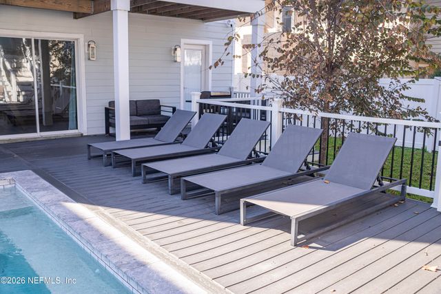 215-217 N 12TH Avenue, Jacksonville Beach, FL 32250