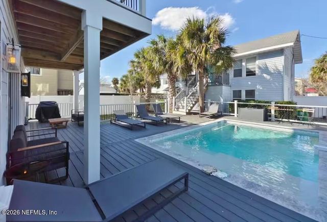 215-217 N 12TH Avenue, Jacksonville Beach, FL 32250