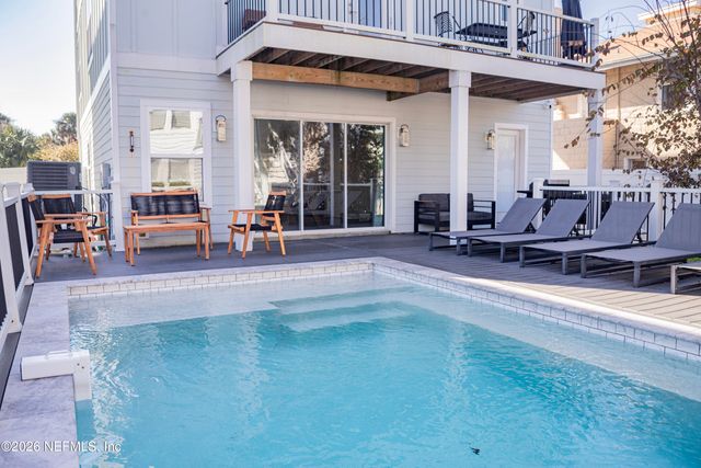 215-217 N 12TH Avenue, Jacksonville Beach, FL 32250