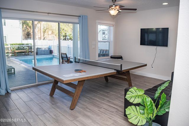 215-217 N 12TH Avenue, Jacksonville Beach, FL 32250