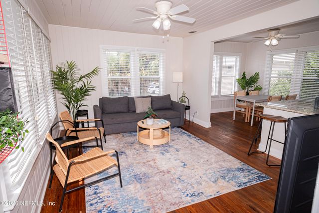215-217 N 12TH Avenue, Jacksonville Beach, FL 32250