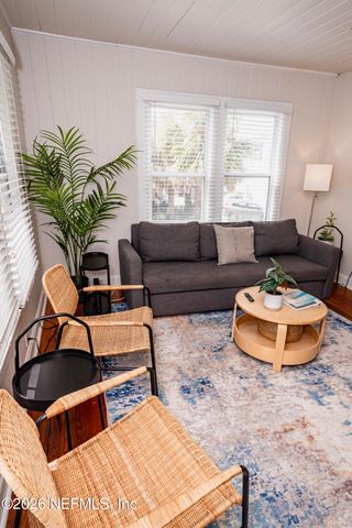 215-217 N 12TH Avenue, Jacksonville Beach, FL 32250