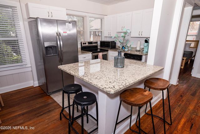 215-217 N 12TH Avenue, Jacksonville Beach, FL 32250