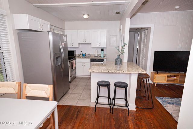 215-217 N 12TH Avenue, Jacksonville Beach, FL 32250