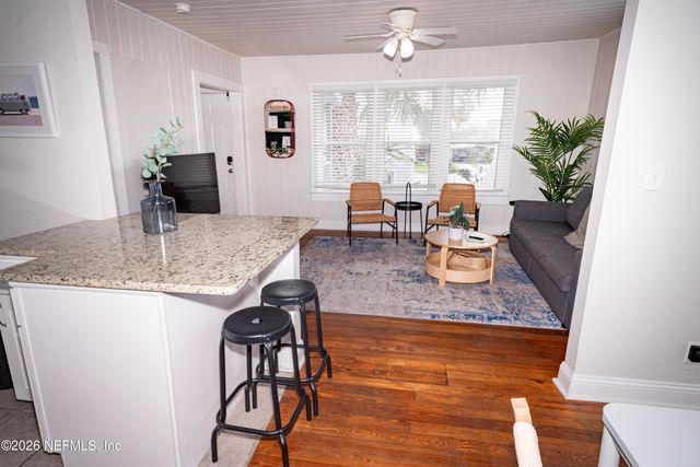 215-217 N 12TH Avenue, Jacksonville Beach, FL 32250