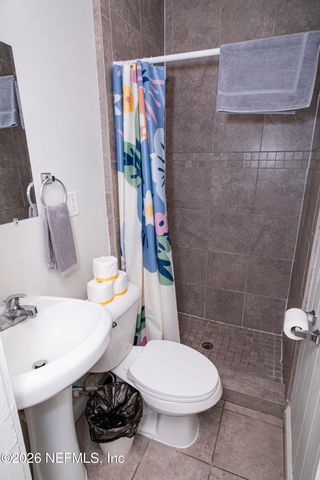 215-217 N 12TH Avenue, Jacksonville Beach, FL 32250