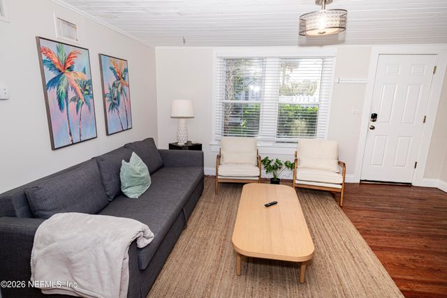 215-217 N 12TH Avenue, Jacksonville Beach, FL 32250