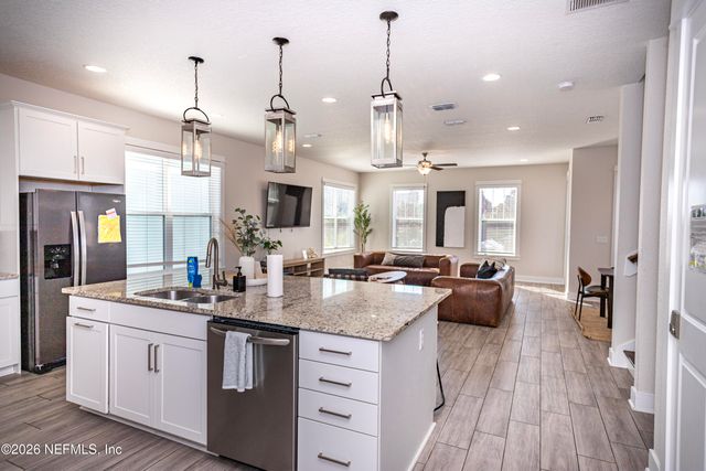 215-217 N 12TH Avenue, Jacksonville Beach, FL 32250