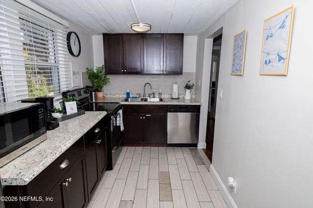 215-217 N 12TH Avenue, Jacksonville Beach, FL 32250