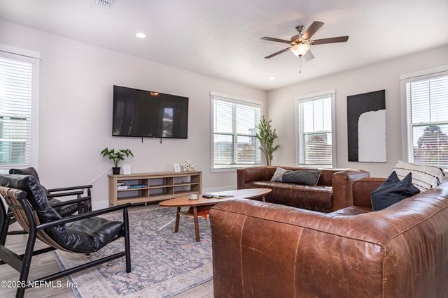 215-217 N 12TH Avenue, Jacksonville Beach, FL 32250