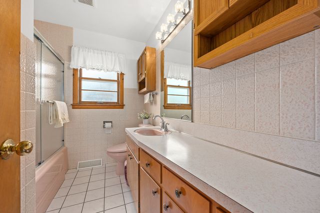 22 6th Street, Downers Grove, IL 60515