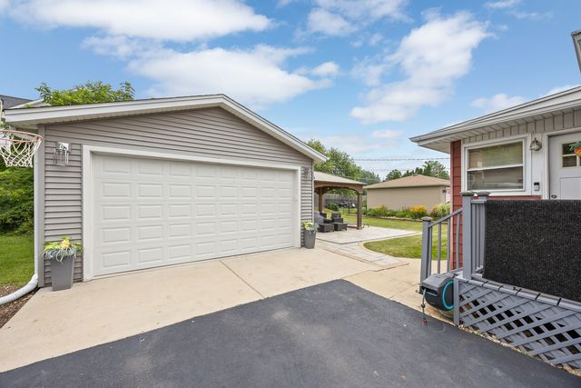22 6th Street, Downers Grove, IL 60515