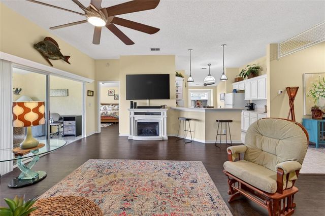 2312 BROOKFIELD GREENS CIRCLE 61, Sun City Center, FL 33573