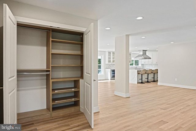 10900 HUNTER STATION RD, Vienna, VA 22181