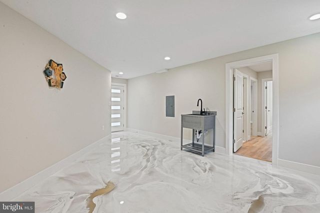 10900 HUNTER STATION RD, Vienna, VA 22181