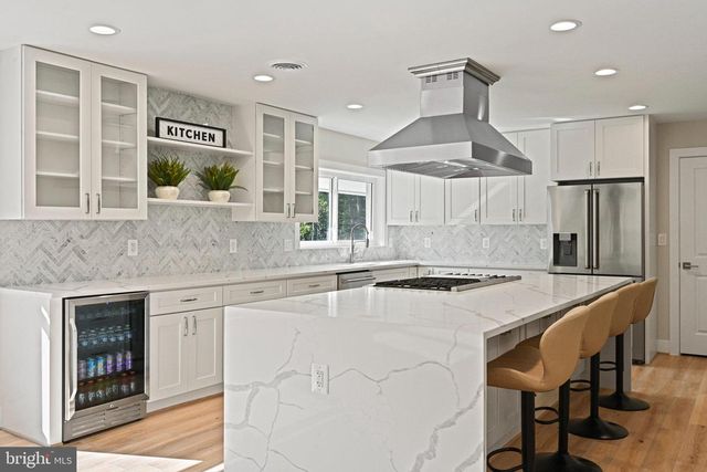 10900 HUNTER STATION RD, Vienna, VA 22181