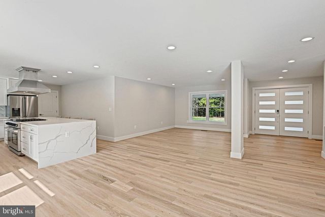 10900 HUNTER STATION RD, Vienna, VA 22181