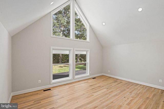 10900 HUNTER STATION RD, Vienna, VA 22181