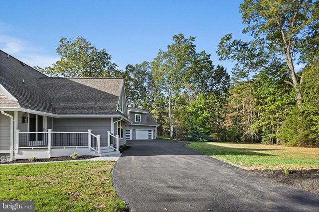 10900 HUNTER STATION RD, Vienna, VA 22181