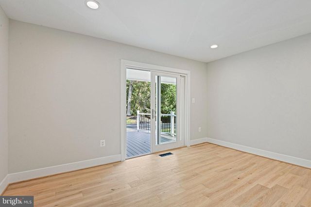 10900 HUNTER STATION RD, Vienna, VA 22181
