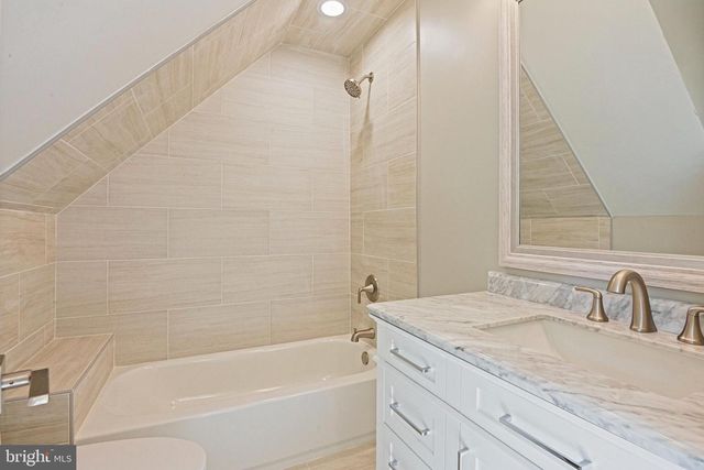 10900 HUNTER STATION RD, Vienna, VA 22181