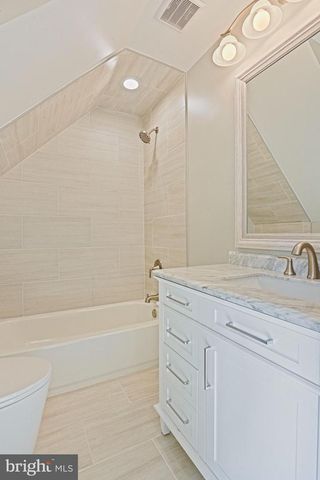 10900 HUNTER STATION RD, Vienna, VA 22181