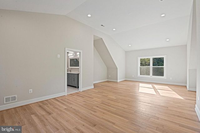 10900 HUNTER STATION RD, Vienna, VA 22181