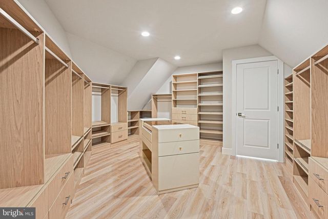 10900 HUNTER STATION RD, Vienna, VA 22181