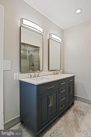 10900 HUNTER STATION RD, Vienna, VA 22181
