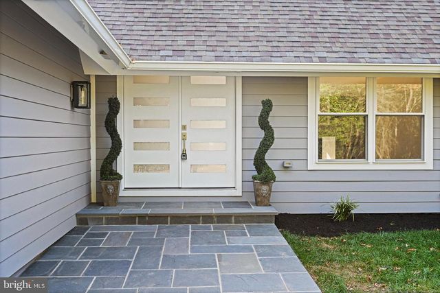 10900 HUNTER STATION RD, Vienna, VA 22181