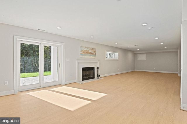 10900 HUNTER STATION RD, Vienna, VA 22181