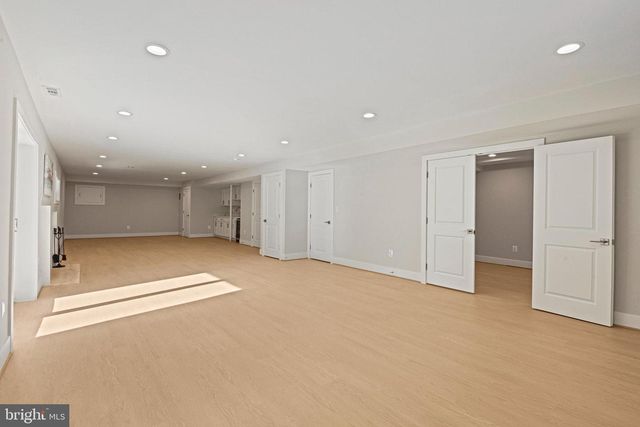 10900 HUNTER STATION RD, Vienna, VA 22181