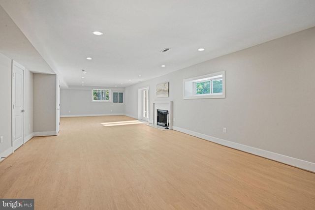 10900 HUNTER STATION RD, Vienna, VA 22181