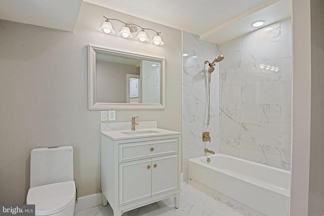 10900 HUNTER STATION RD, Vienna, VA 22181