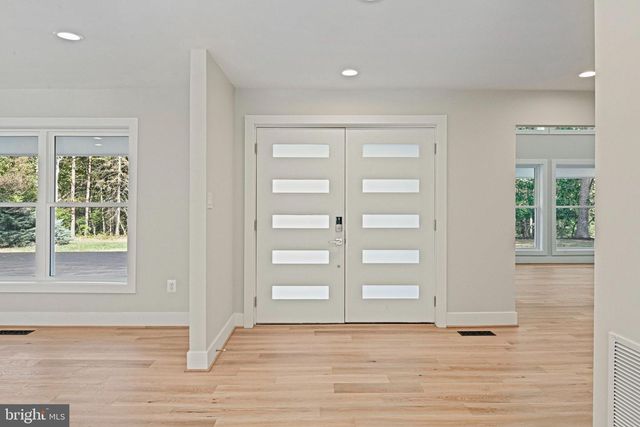 10900 HUNTER STATION RD, Vienna, VA 22181