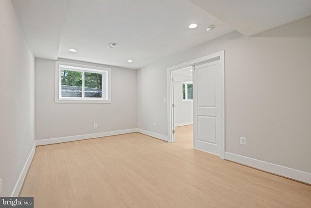 10900 HUNTER STATION RD, Vienna, VA 22181