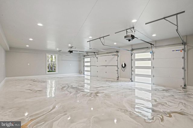 10900 HUNTER STATION RD, Vienna, VA 22181