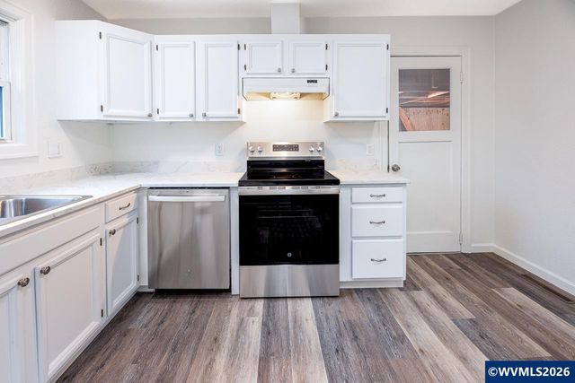 1305 S 2nd St, Lebanon, OR 97355