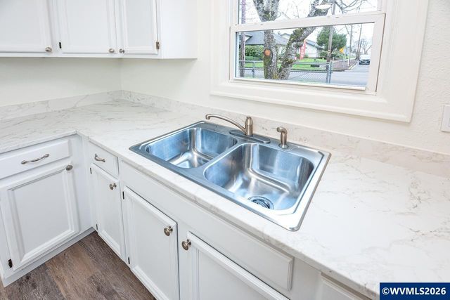 1305 S 2nd St, Lebanon, OR 97355