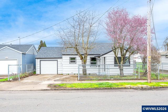1305 S 2nd St, Lebanon, OR 97355